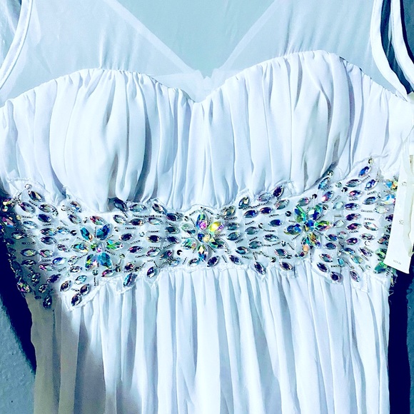 Reception White mesh top formal dress, with embroidered crystal designs - Picture 2 of 10